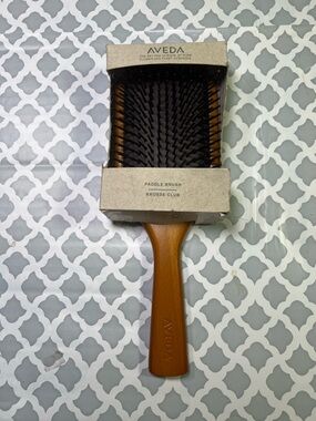 AVEDA Wooden Paddle Brush – Brown Handle, Black Bristles
